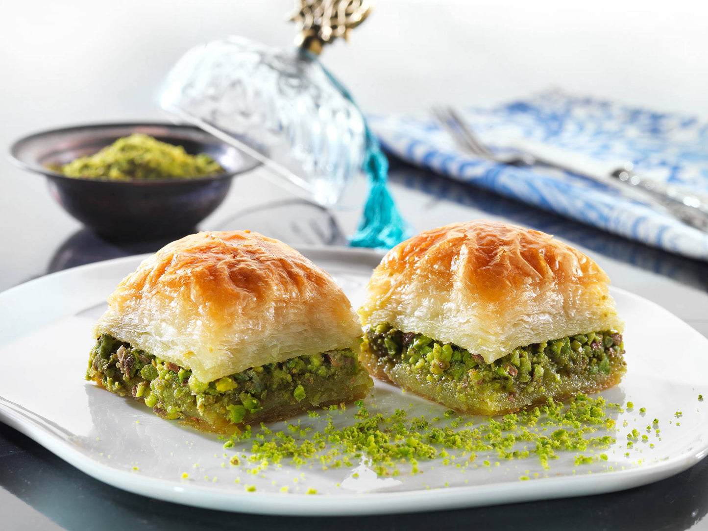 Bol Fıstıklı Özel Kare Baklava (1 kg)